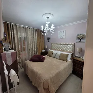 Shared A With A View Of The Garden Habitación en casa particular